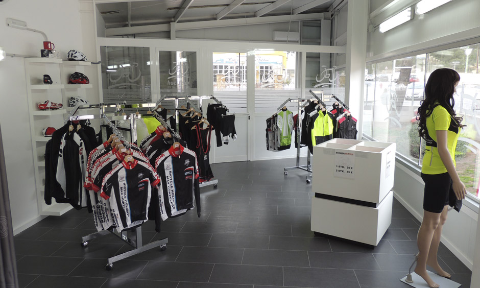 EN Pabisa Hotels Cycling shop