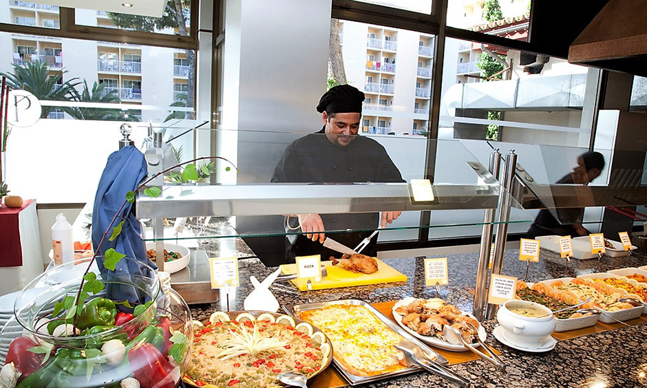 kitchen Pabisa Hotels working
