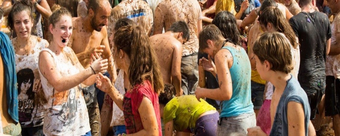 Herzliche Grüße vom Weinfest auf Mallorca